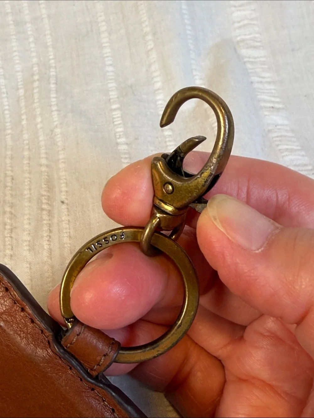 Fossil Genuine Leather Credit Card Holder Wallet Keyring Swivel Brass Fob